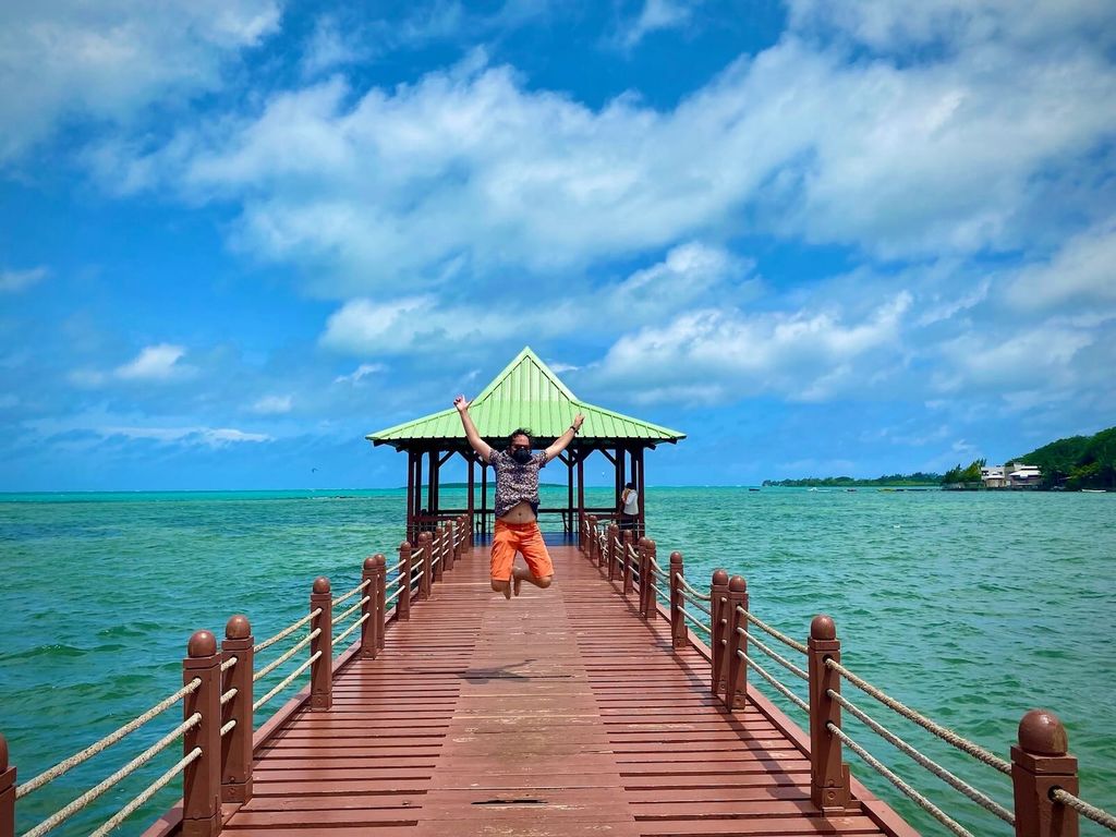 Image for Jumping in Mahébourg
