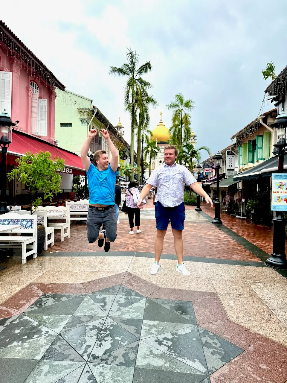 Image for Team jump at Sultan Mosque