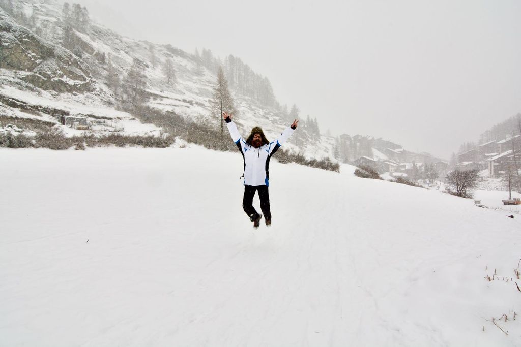 Image for Jumping in Zermatt